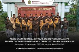 HADEGING NAGARI NGAYOGYAKARTA HADININGRAT, JAJARAN PAMONG HARGOMULYO KOMPAK KENAKAN BUSANA JAWA